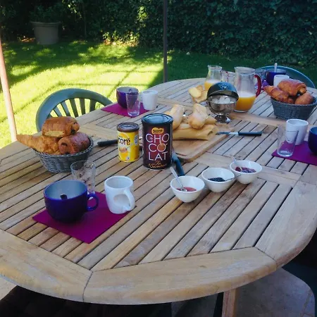 Bed & Breakfast D Hotes Violetta *
